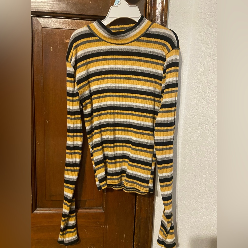 yellow stripped turtle neck